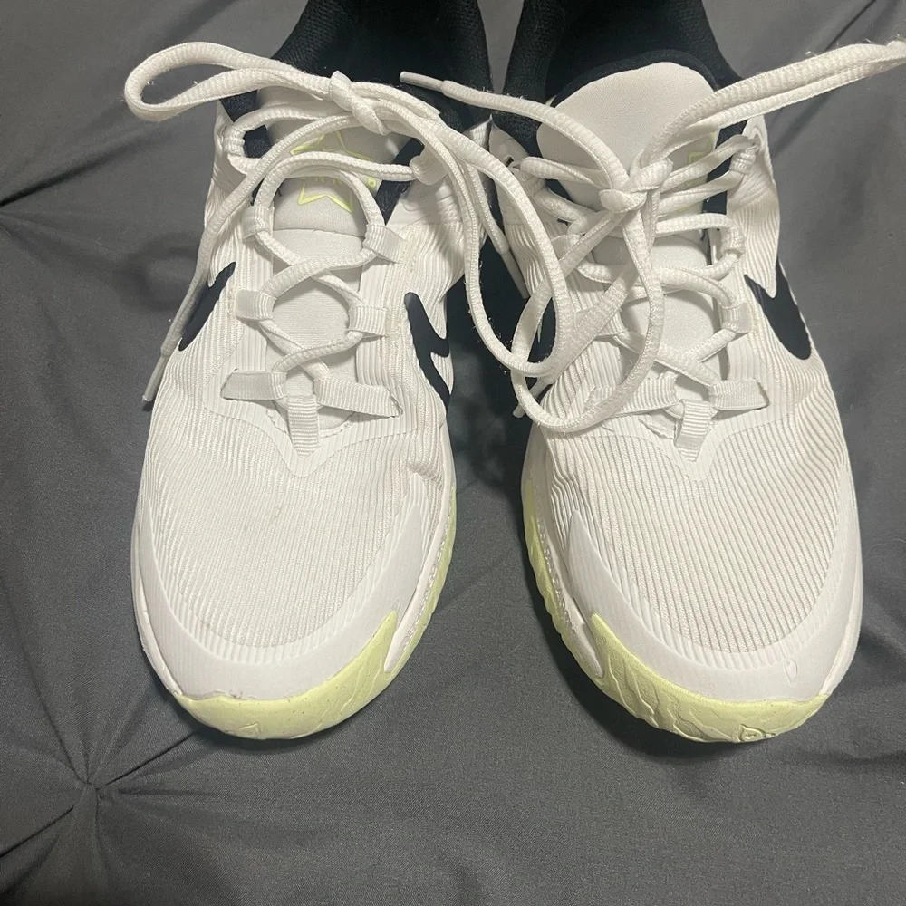 Nike White and Black Running Shoes star runner